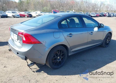 2018 Volvo S60 T5 Dynamic из США, поврежденный, VIN YV140MTL6J2459953